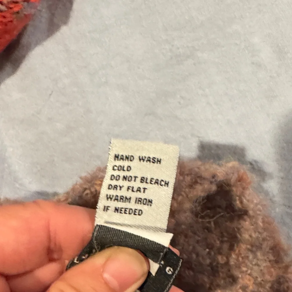 Rain + Rose Womens Sweater (S) - Picture 4 of 4